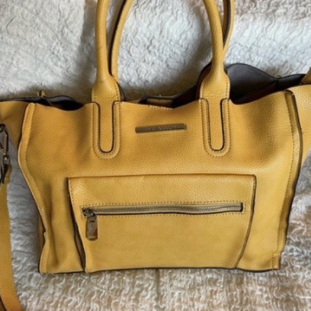 Steve Madden Blonddon mustard yellow satchel excellent condition
